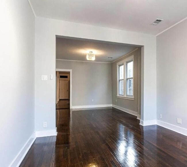 Building Photo - 3 bedroom in Chicago IL 60618
