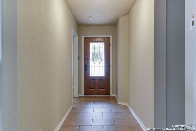 Foto del edificio - BEAUTIFUL 3-BEDROOM HOME IN MOUNTAIN LAUREL RANCH