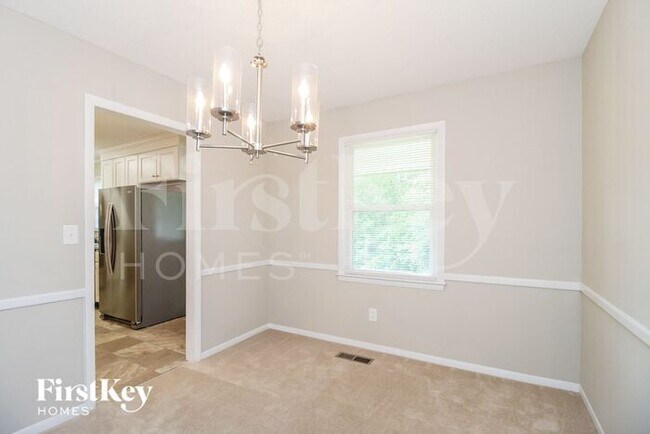 Foto del edificio - 2350 Woodgreen Rd
