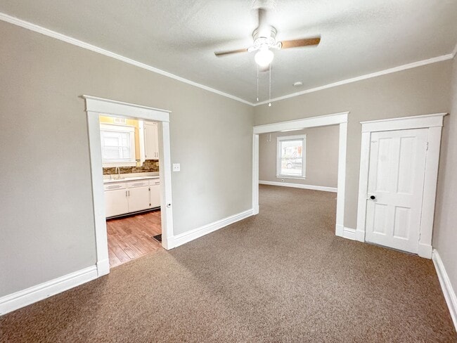 Building Photo - $1,095 - 2 Bed, 1.5 Bath House in Independ...