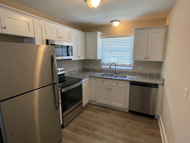 Foto del edificio - 4213 Gladstone Ln