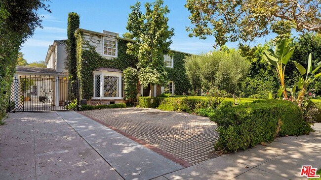 Foto del edificio - 9887 Carmelita Ave