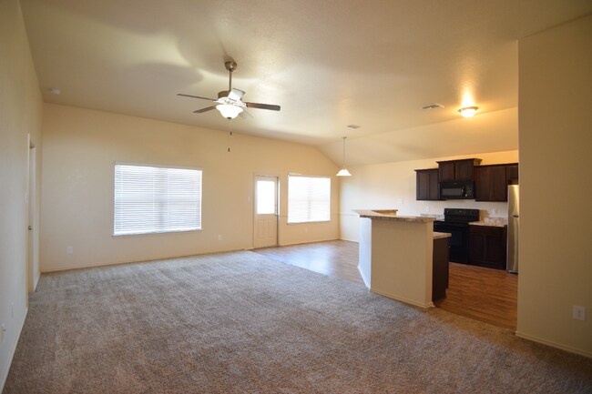 Building Photo - 1119 Jamestown Dr