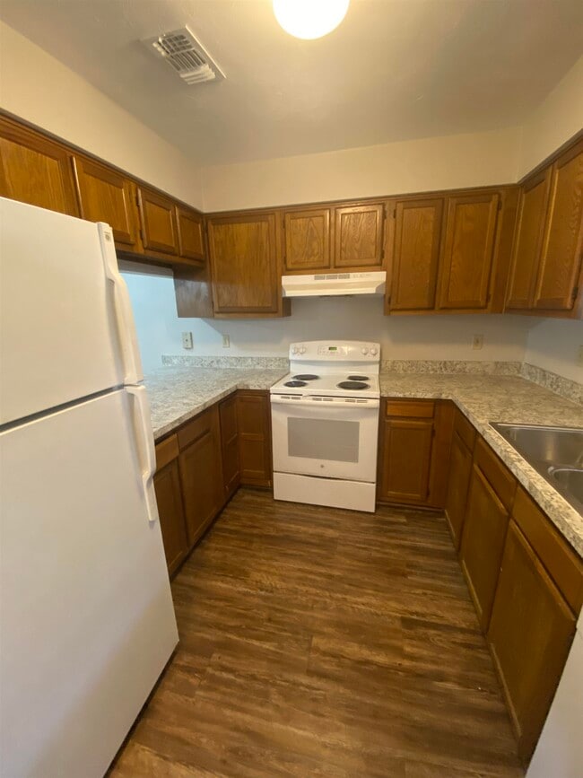 Building Photo - 2923 Woodrich Dr