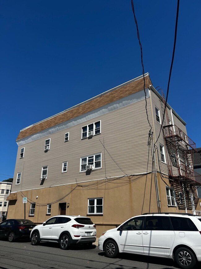 Building Photo - 700 John F. Kennedy Blvd