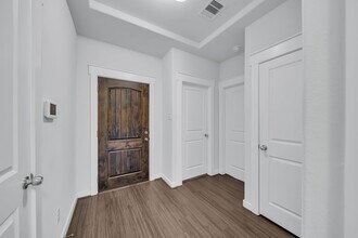 Building Photo - 15451 Royce Holly Dr