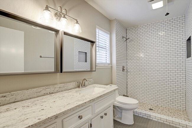 Building Photo - 22 W Mistybreeze Cir