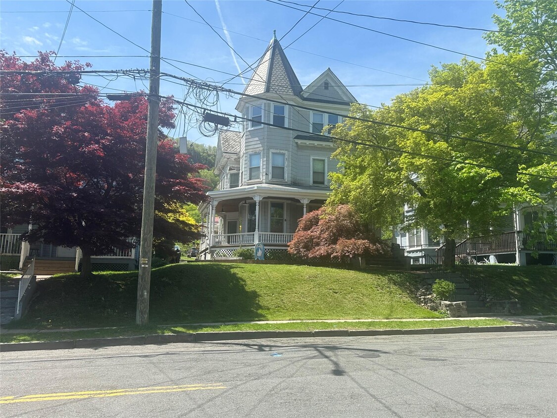 Building Photo - 60 Hudson Ave