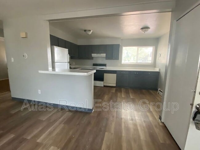 Building Photo - 2840 Montebello Dr W