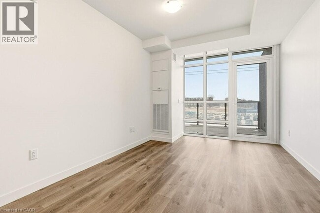 Building Photo - 461 Green Rd