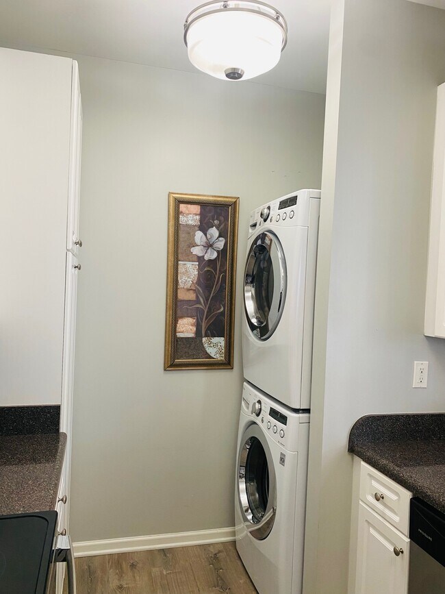 Foto del edificio - 4473 Duffy Dr