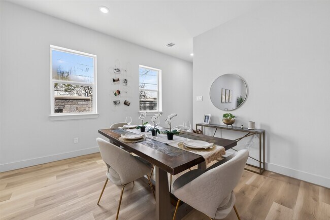 Foto del edificio - 975 Highland Lgt Ln