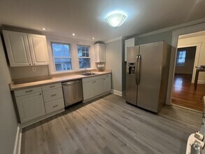 Building Photo - 38 Olcott St