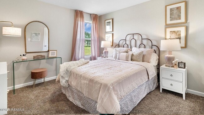 Building Photo - 4 Bed 2 Bath House For Rent