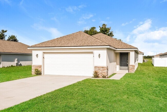 Building Photo - Amazing Auburndale, FL Home
