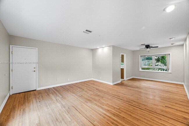 Foto del edificio - 7636 SW 56th Ave
