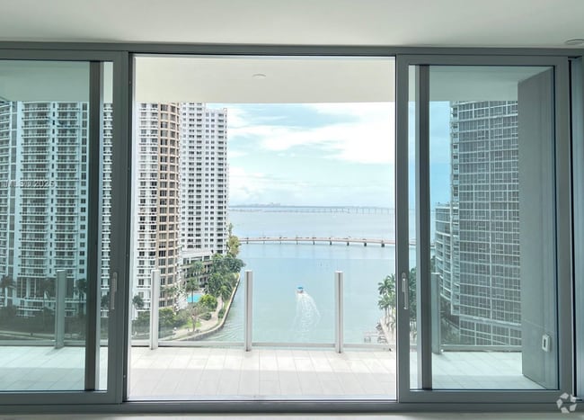 Building Photo - 300 Biscayne Boulevard Way