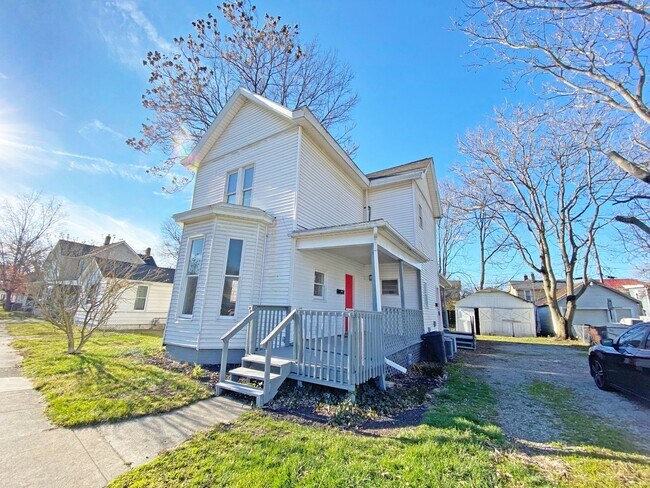 Foto del edificio - 813-817 S Main St