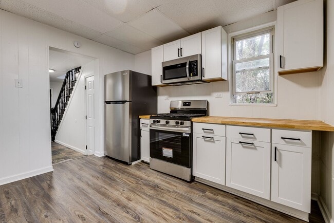 Building Photo - 955 E Warrington Ave