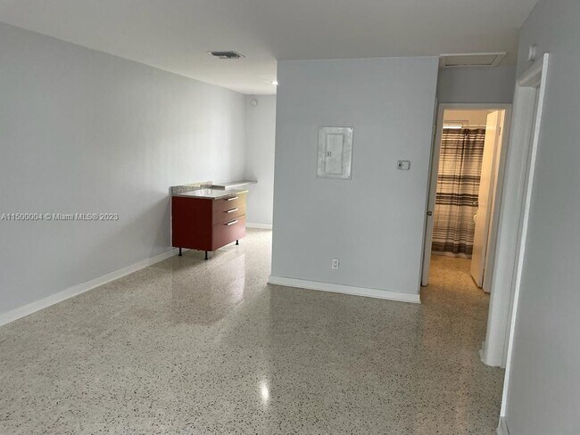 Foto del edificio - 842 SW 2nd St