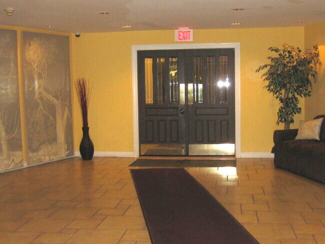 Foto del edificio - 1525 Sander Ct