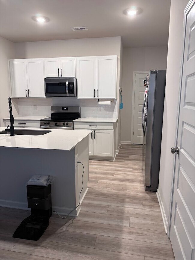 Foto del edificio - 773 Moray Ln