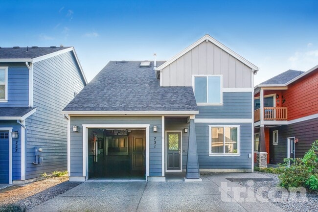 Building Photo - 731 NE 65th Ct