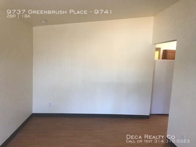 Building Photo - 2 Bedroom Apartment