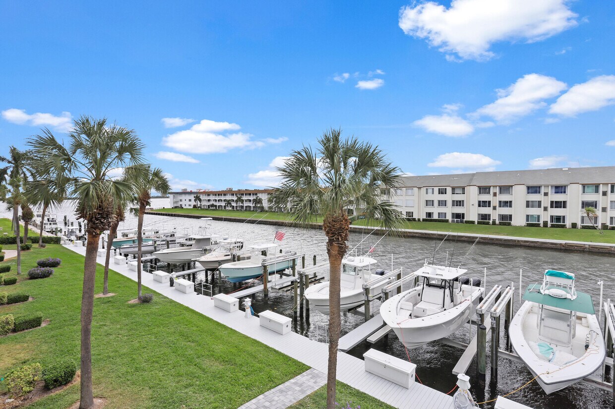 104 Paradise Harbour Blvd Unit 307, North Palm Beach, FL 33408 Condo