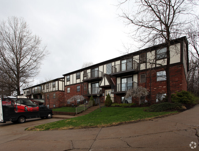 Building Photo - River Knolls Apartments