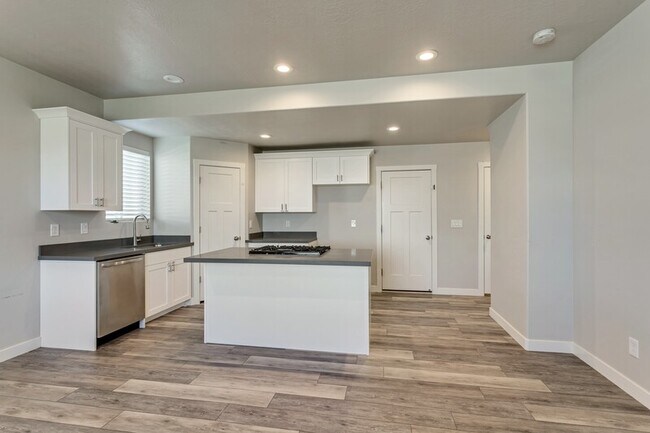 Building Photo - 808 S 1710 E