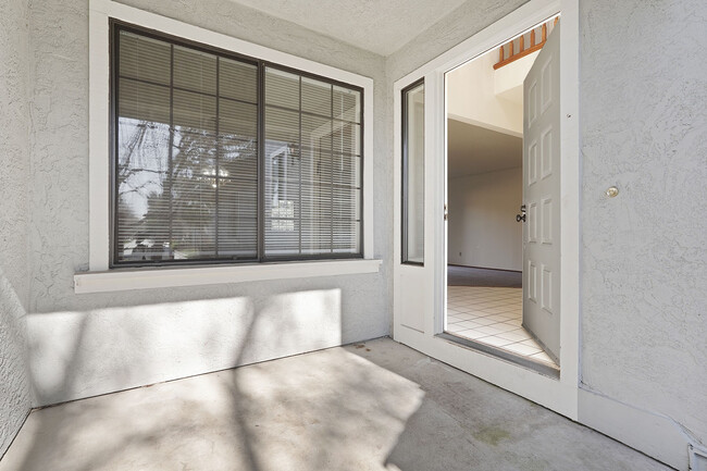 Building Photo - 566 La Corso Dr