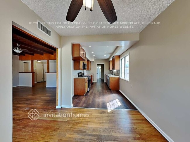 Building Photo - 14251 Minnehaha St