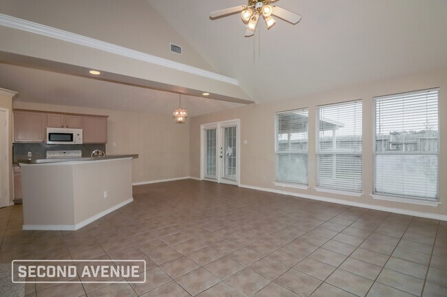 Foto del edificio - 5110 Spring Brook Dr