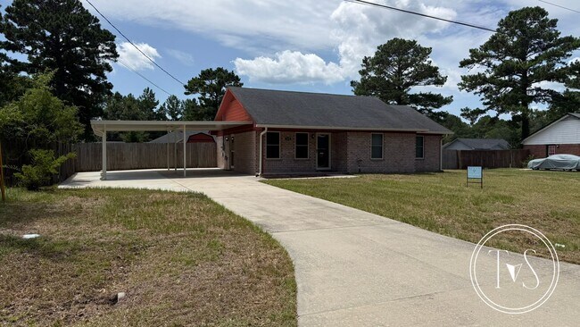 Building Photo - 142 Shayna Dr