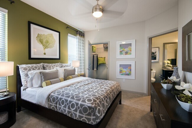 Building Photo - 3605 Pavilion Palms Circle, Unit 2