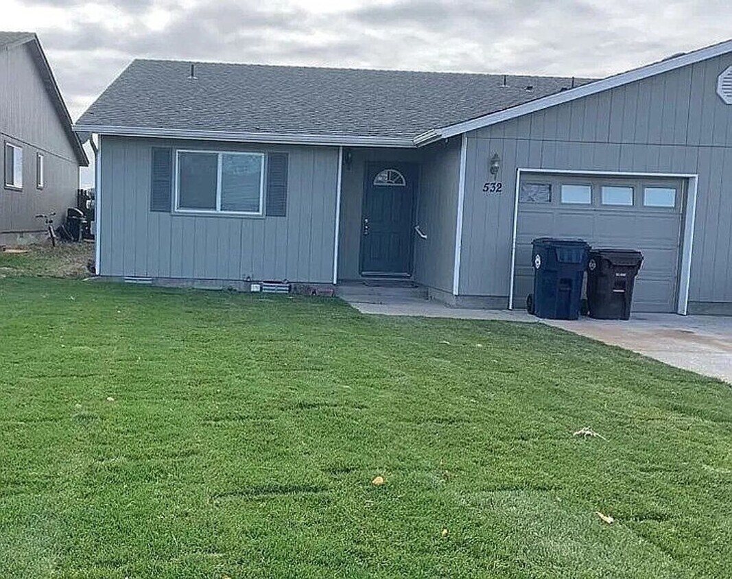 Foto principal - 532 NE Larch Ave
