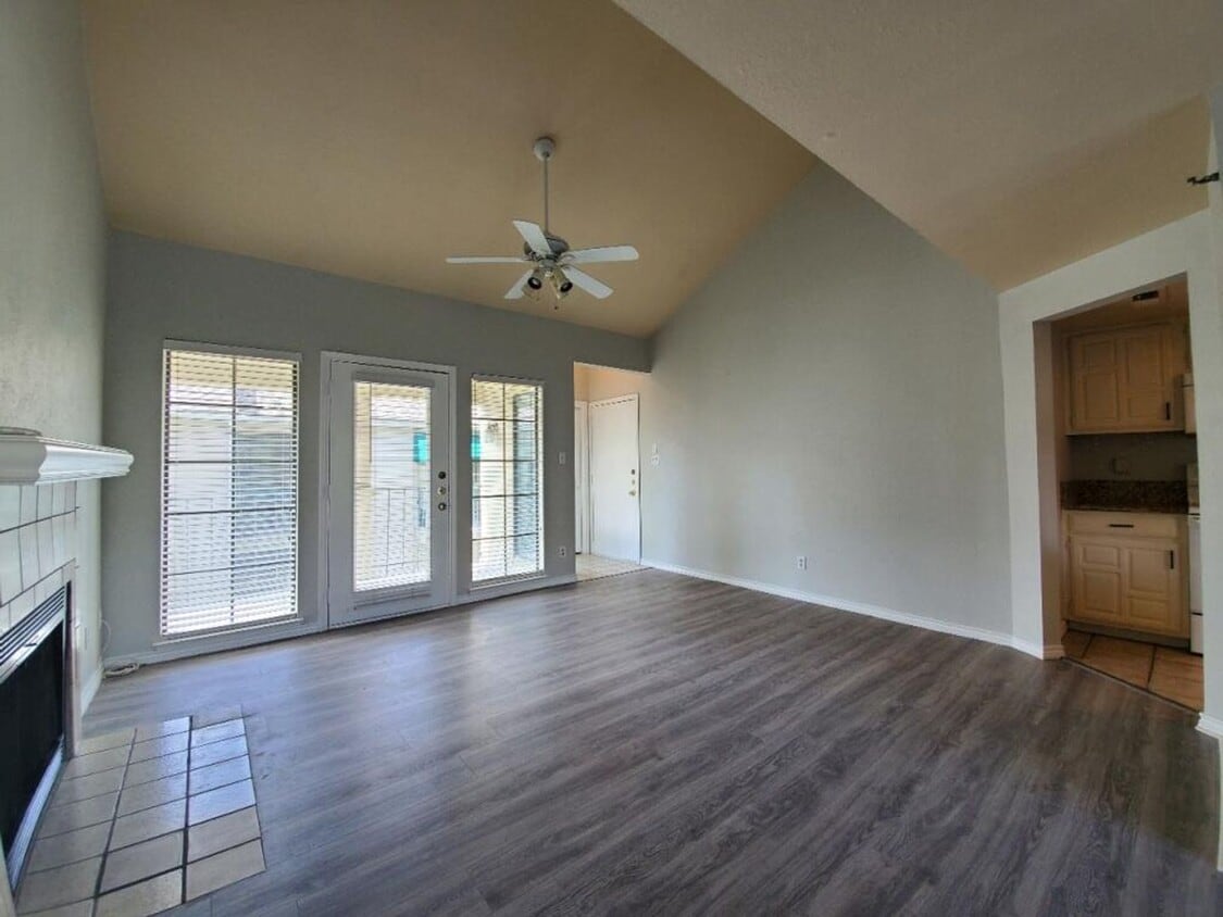 Primary Photo - Updated Condo near downtown!