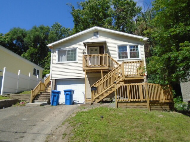 Primary Photo - 1184 Bank St