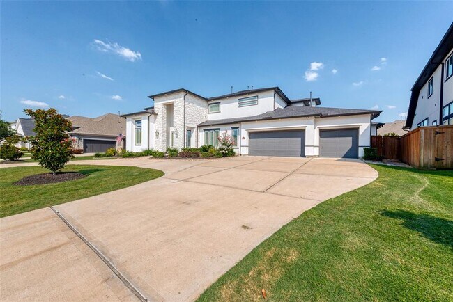 Building Photo - 18007 Blue Ridge Shores Dr