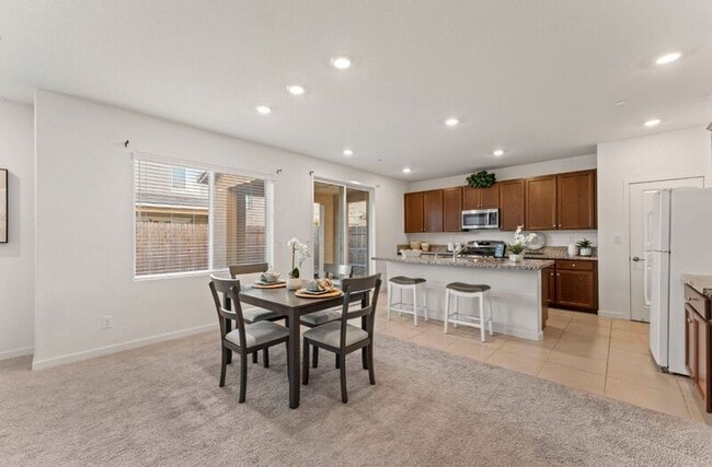 Foto del edificio - 6001 Firelight Dr