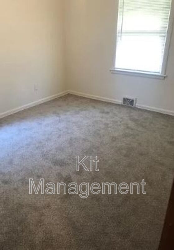 Building Photo - 2555 W Laskey Rd