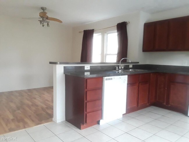 Foto del edificio - 3688 Silsby Rd