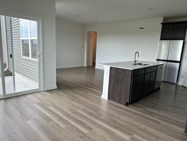 Building Photo - 2428 Semillon St