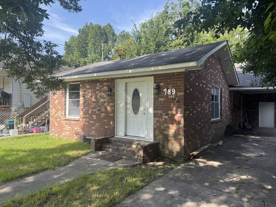 Foto principal - 2789 Sheldon Dr