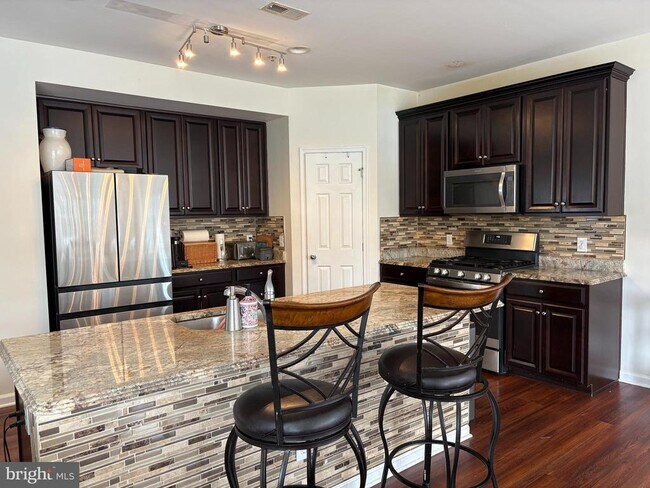 Building Photo - 535 Prizer Ct