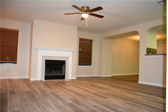 Foto del edificio - 4616 Woodstock Dr