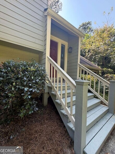 Building Photo - 4694 Shallowford Rd