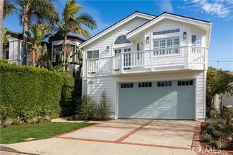 Building Photo - 1504 N Poinsettia Ave