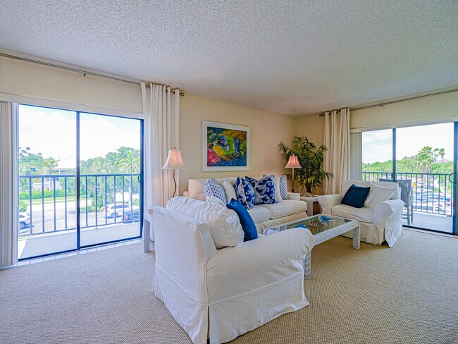 Building Photo - 1700 Ocean Dr